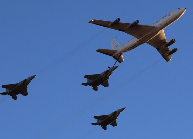 Israeli planes refuel in mid-air
